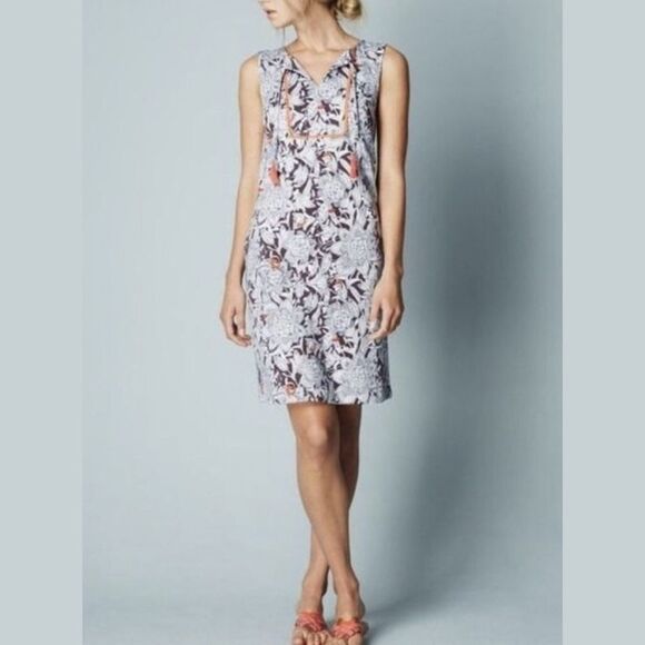 Boden Lana Floral Split Neck Tassel Sleeveless Dress in Brown w/White Blk Floral - Picture 2 of 8